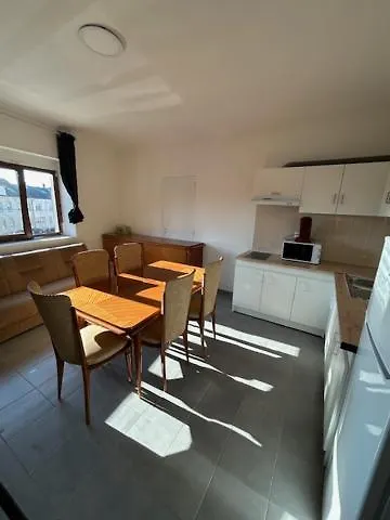 公寓式酒店 Rent *